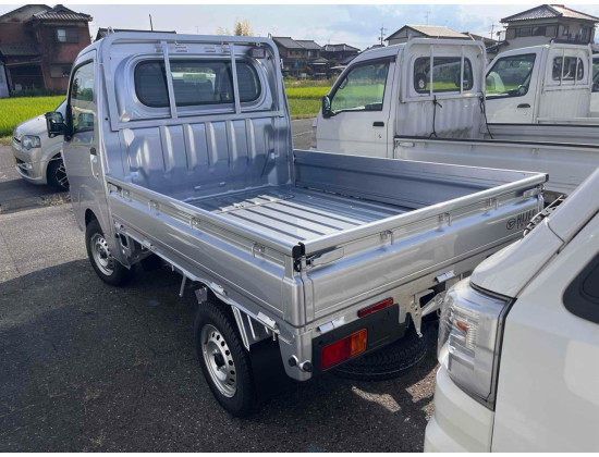 Daihatsu HIJET 2024