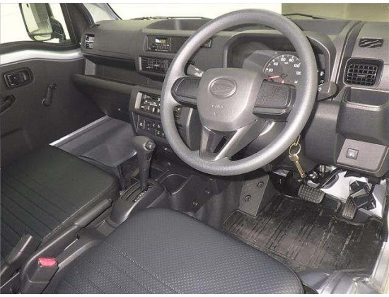 Daihatsu HIJET 2024